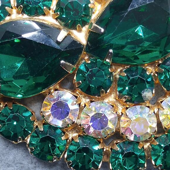 Vintage Rhinestone Green & Clear Swirl Brooch, Aurora Borealis - Picture 9 of 10